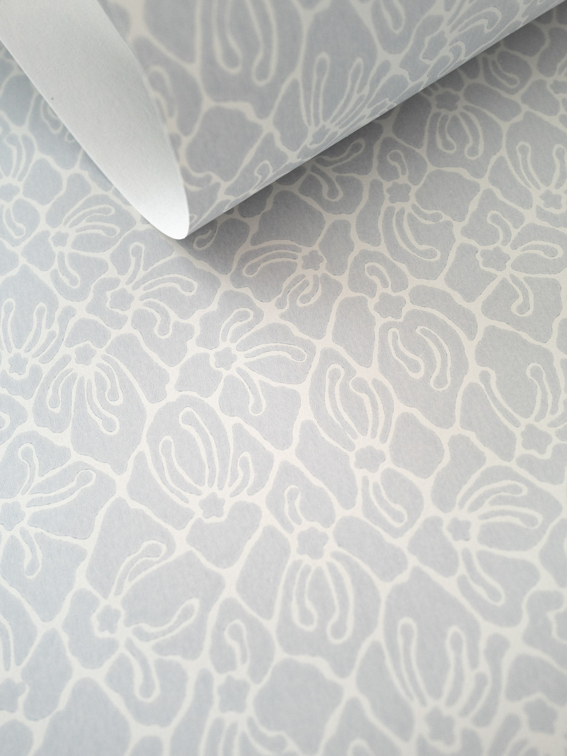 Fröviva Light Blue Ash wallpaper roll – dusty blue trellis floral on off-white