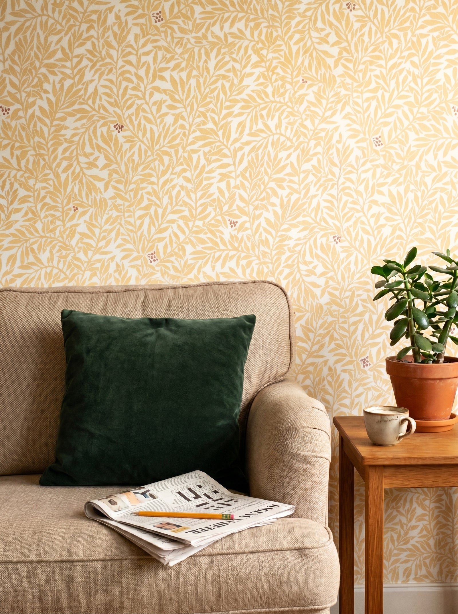 Serpentin Sunny Ochre wallpaper in a home interior