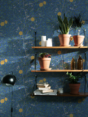 Norrviva wallpaper Citrus Lapis Blue